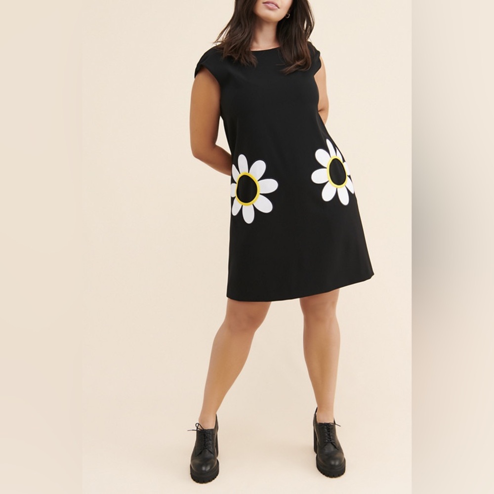 Boutique Moschino Pocketful of Daisies Dress in Black